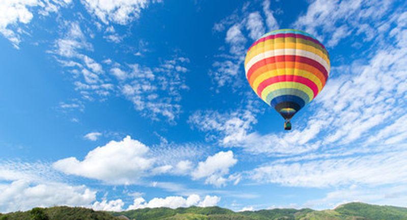 Vol en montgolfière près de Clermont-Ferrand - Survol du Parc Naturel Livradois Forez