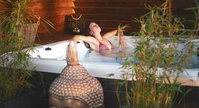 Séjour Insolite avec Spa à Autoire près de Rocamadour