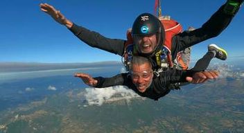 Saut en Parachute près de Barcelonnette dans les Alpes