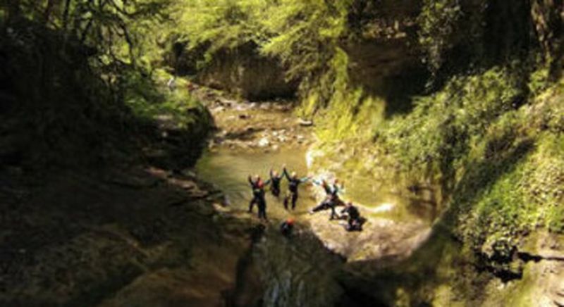 Canyoning au canyon du Grenant en bordure du lac d'Aiguebelette en Savoie