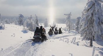 Randonnée en motoneige à Barèges dans les Pyrenées