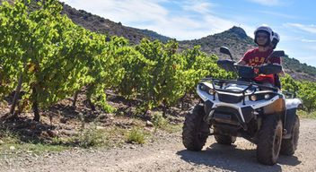 Randonnée dégustation et œnologie en quad à Lacoste près de Montpellier