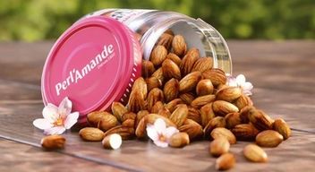 Visite dégustation dans une usine de transformation de fruits secs biologiques près de Digne-les-Bains