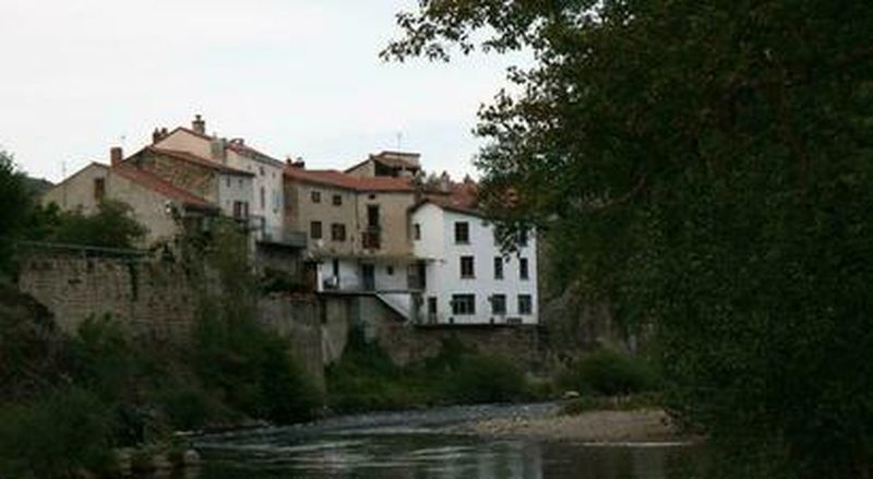 Nuit en hôtel à Lavoûte-Chilhac, un des plus beaux village de France