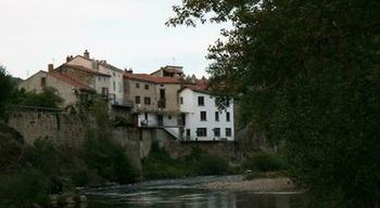Nuit en hôtel à Lavoûte-Chilhac, un des plus beaux village de France