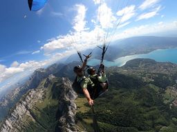 Baptême en Parapente au-dessus du Lac d'Annecy