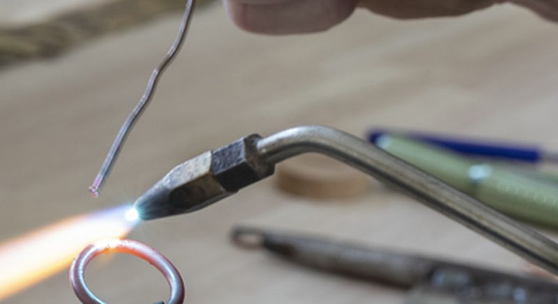 Atelier et création de bijoux en cuivre à Nevez près de Concarneau
