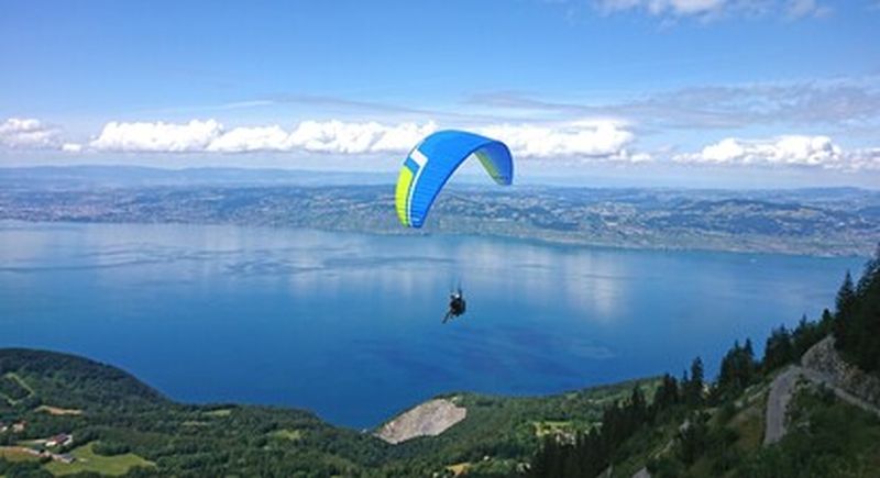Baptême en Parapente au-dessus du Lac Léman