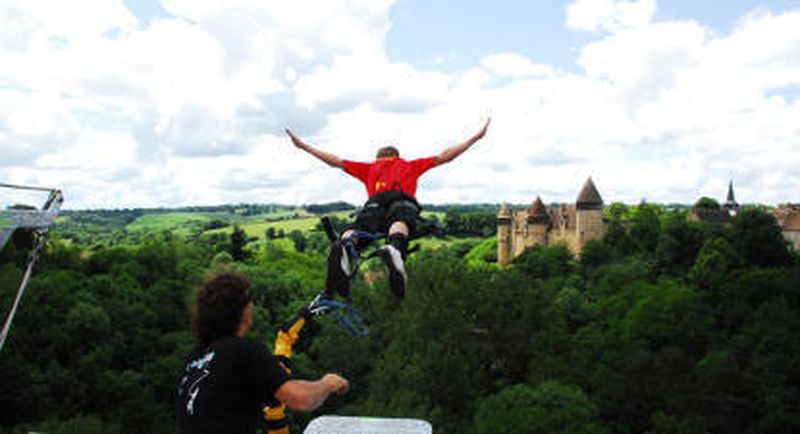 Saut à l'élastique au viaduc de Culan