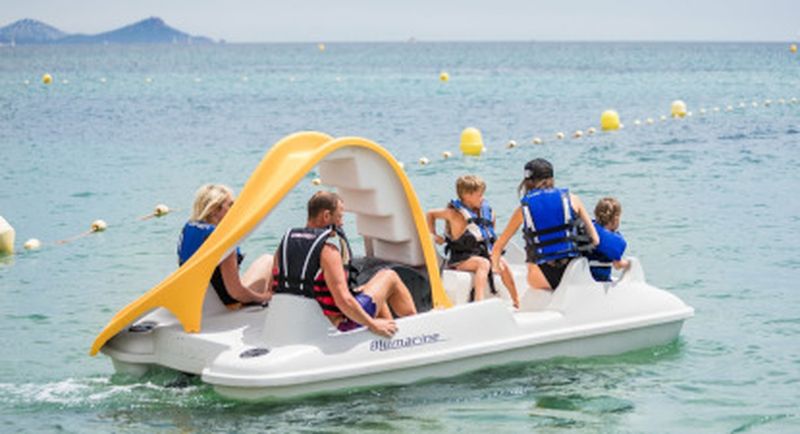 Balade en pédalo sur la Plage de Pampelonne à Ramatuelle
