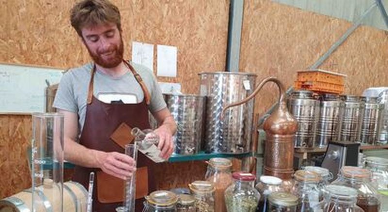 Atelier semi privatif de création de Pastis à Camaret-sur-Mer