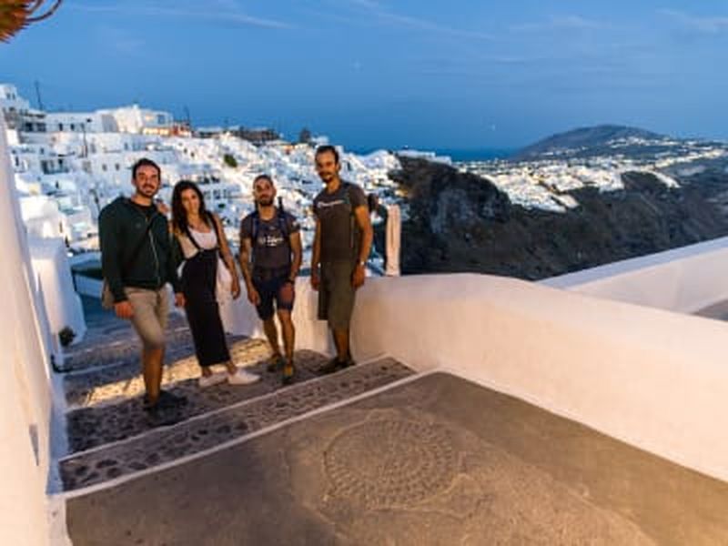 Randonnée nocturne, dégustation de vin et dîner autour de Fira et Oia à Santorin