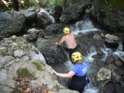 Marche dans les gorges du parc national de Pollino