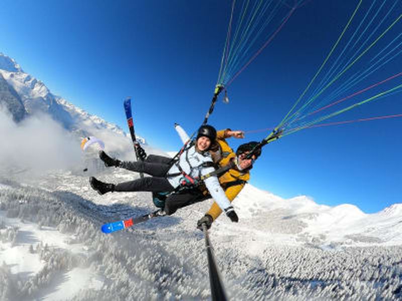 Vol d'hiver en parapente en tandem au-dessus de Verbier