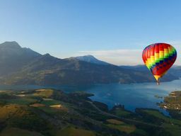 Vol en Montgolfière au-dessus du Lac de Serre-Ponçon
