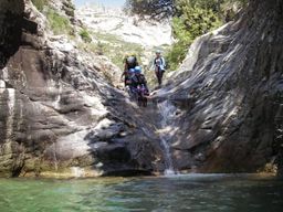 Randonnée aquatique dans le canyon du Vecchio près de Corte