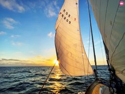 Apéritif au coucher du soleil – Voilier traditionnel au départ de La Madrague