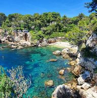 Croisière de 4h – Cap sur la Baie des Milliardaires où sur une des îles de Lérins.    Le choix d'un après midi détente.