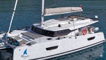 Excursion d'une journée en voilier autour de Bormes-les-Mimosas. Des îles d'Hyères jusqu'au golf de St Tropez...