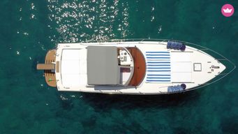 Excursion en bateau d'une journée complète sur l'île de Giannutri : explorez la nature, nagez dans des eaux cristallines