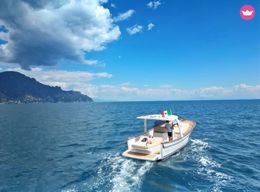 Excursion d'une demi-journée en bateau sur la côte amalfitaine : un avant-goût du paradis par la mer