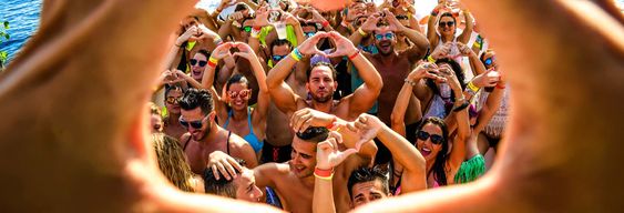 Fête sur un bateau + Boîte de nuit