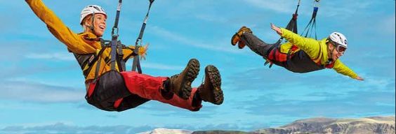 Tyrolienne dans la vallée de Reykjadalur