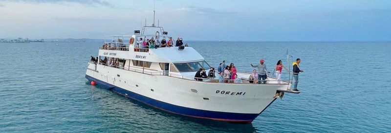 Balade en bateau au coucher du soleil à Larnaca