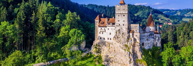 Excursion aux châteaux de Bran et Peles