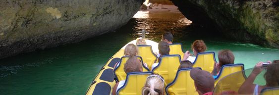 Excursion aux grottes de l'Algarve en bateau à moteur