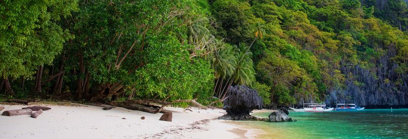 Balade en bateau dans la baie de Bacuit