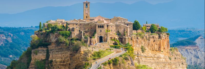 Excursion à Civita di Bagnoregio et dans la Forêt sacrée de Bomarzo