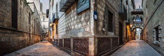 Free tour à la découverte des mystères et légendes du quartier gothique