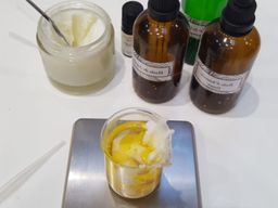 Atelier création de cosmétiques naturels à Paris 18ème