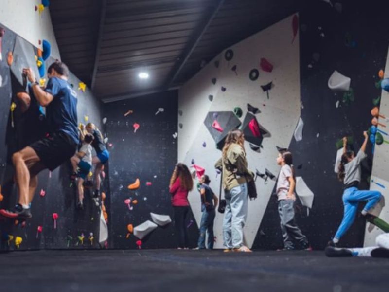 Séance d'escalade en équipe à Montpellier Sud (34)