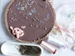 Atelier d'initiation à la broderie perlée à Mirmande (26)