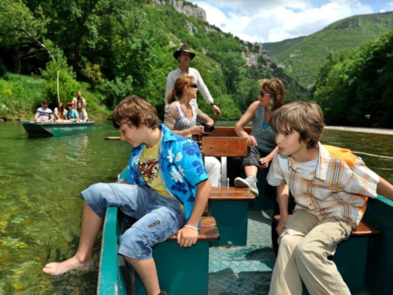 Descente en barque des Gorges du Tarn (48)