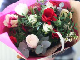 Atelier composition d'un bouquet de fleurs fraîches à Strasbourg