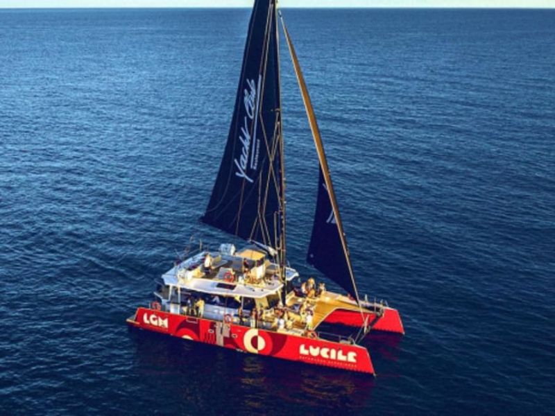 Navigation à la voile en catamaran à La Grande-Motte (34)