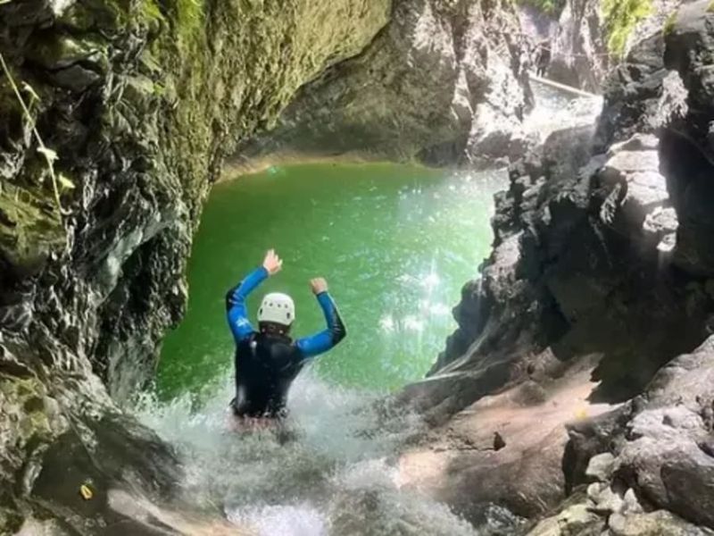 Canyoning Découverte au canyon de Montmin (74)