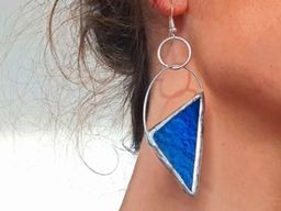 Atelier vitrail : création de boucles d'oreilles à Lille (59)