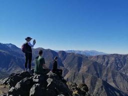 Marrakech : Randonnée de 2 jours au Mont Toubkal avec 1 nuit de séjour et repas