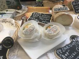 Montpellier : Visite guidée gastronomique avec snacks et vins locaux