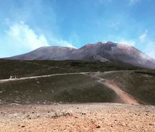 Au départ de Taormine : visite du sommet de l'Etna, déjeuner et visite de l'Alcantara