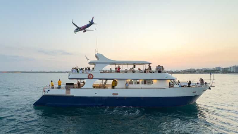 Larnaca : croisière au coucher du soleil avec un verre de vin