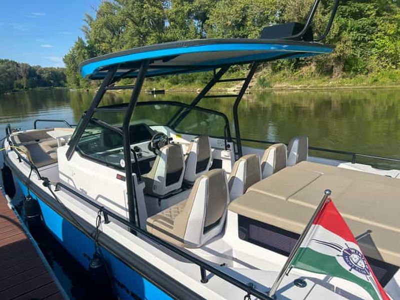 Győr : visite privée en bateau à Visegrád avec vue sur la courbe du Danube