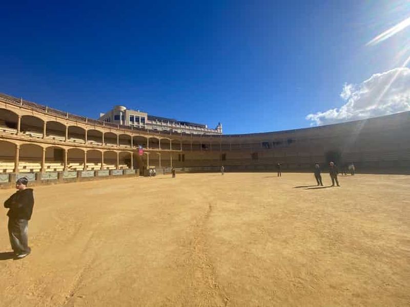 Depuis Marbella : Ronda, transport privé, café, arène de tauromachie, tapas, boissons