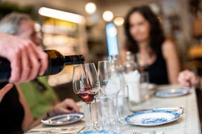 Barcelone : Premium Lunchtime Tapas Tour dans l'Eixample