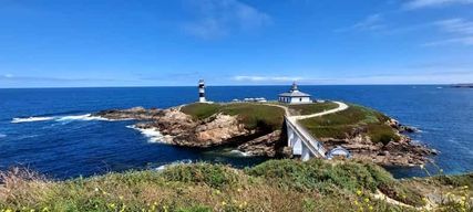 Depuis Santiago : visite de la plage des cathédrales, de Lugo et des Asturies