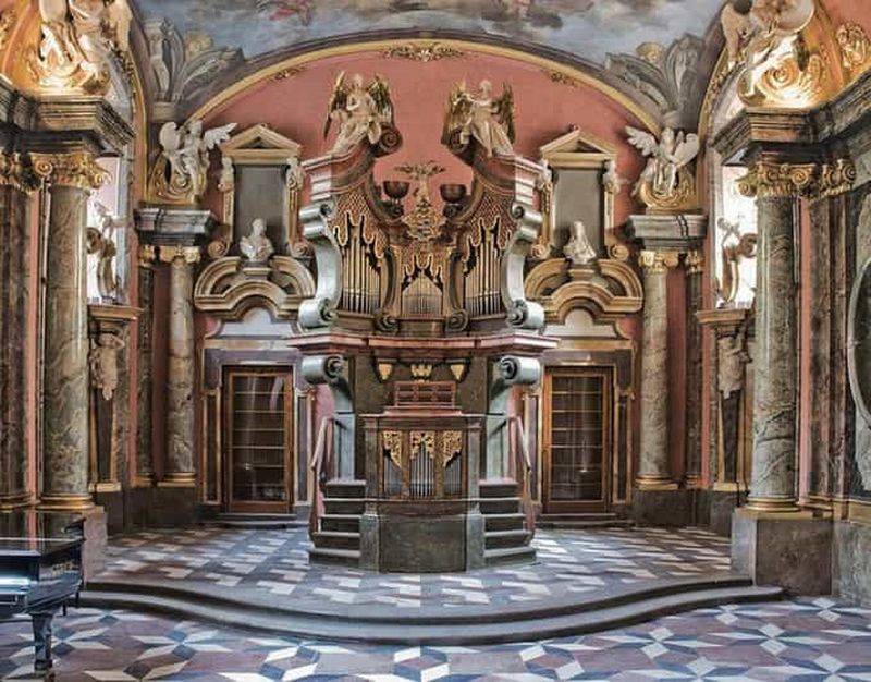Prague : Concert de musique classique de la chapelle miroir du Klementinum